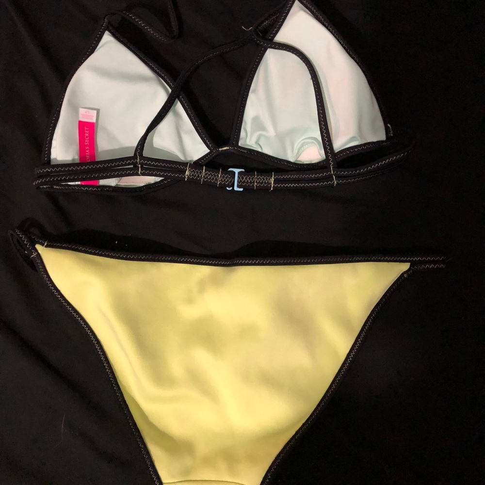 Victoria Secret Bikini - Picture 2 of 4